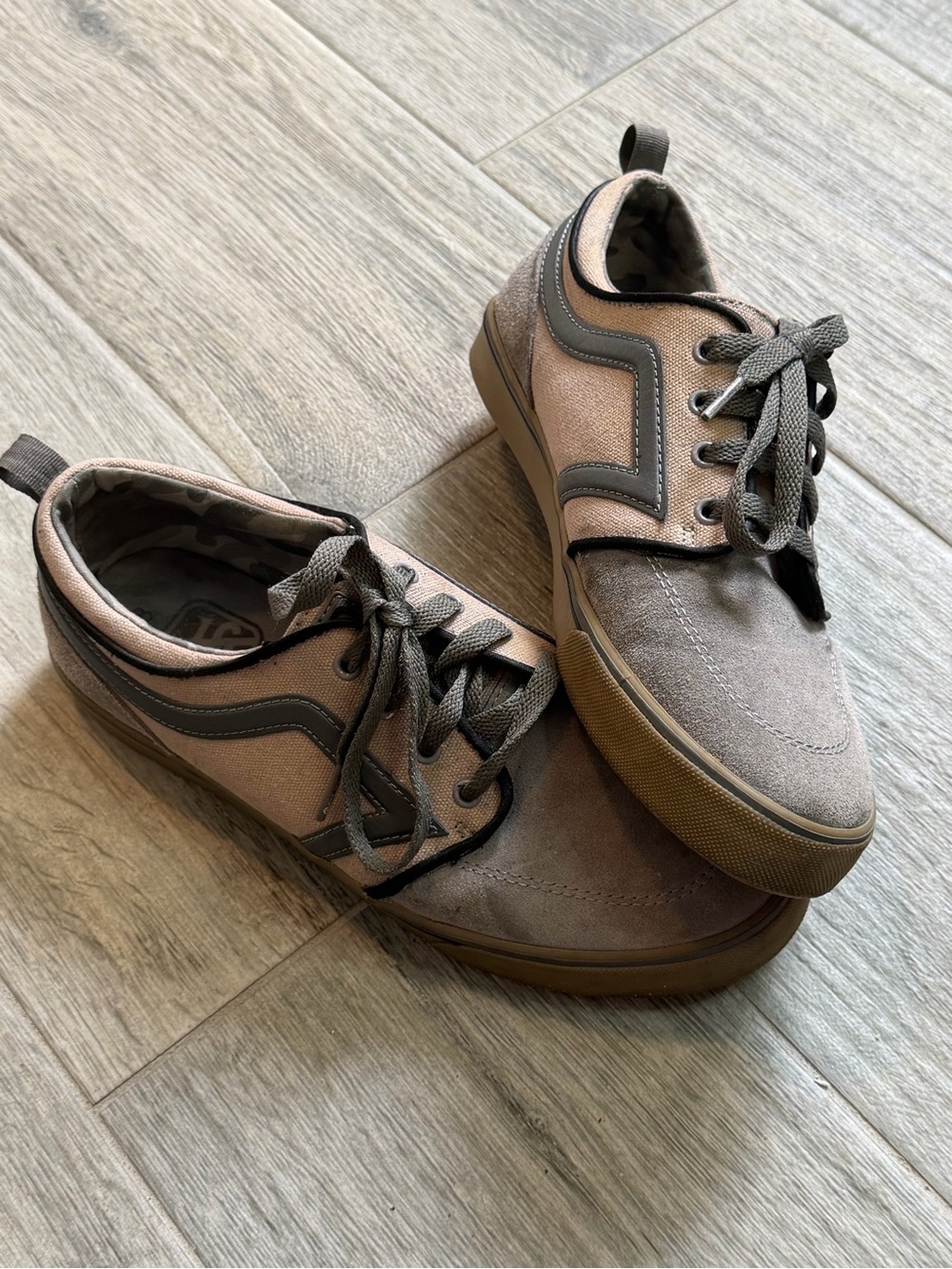 Vintage Airspeed Skate Shoes Leather Suede Gum Gray Athletic Men's Size 8 Casual